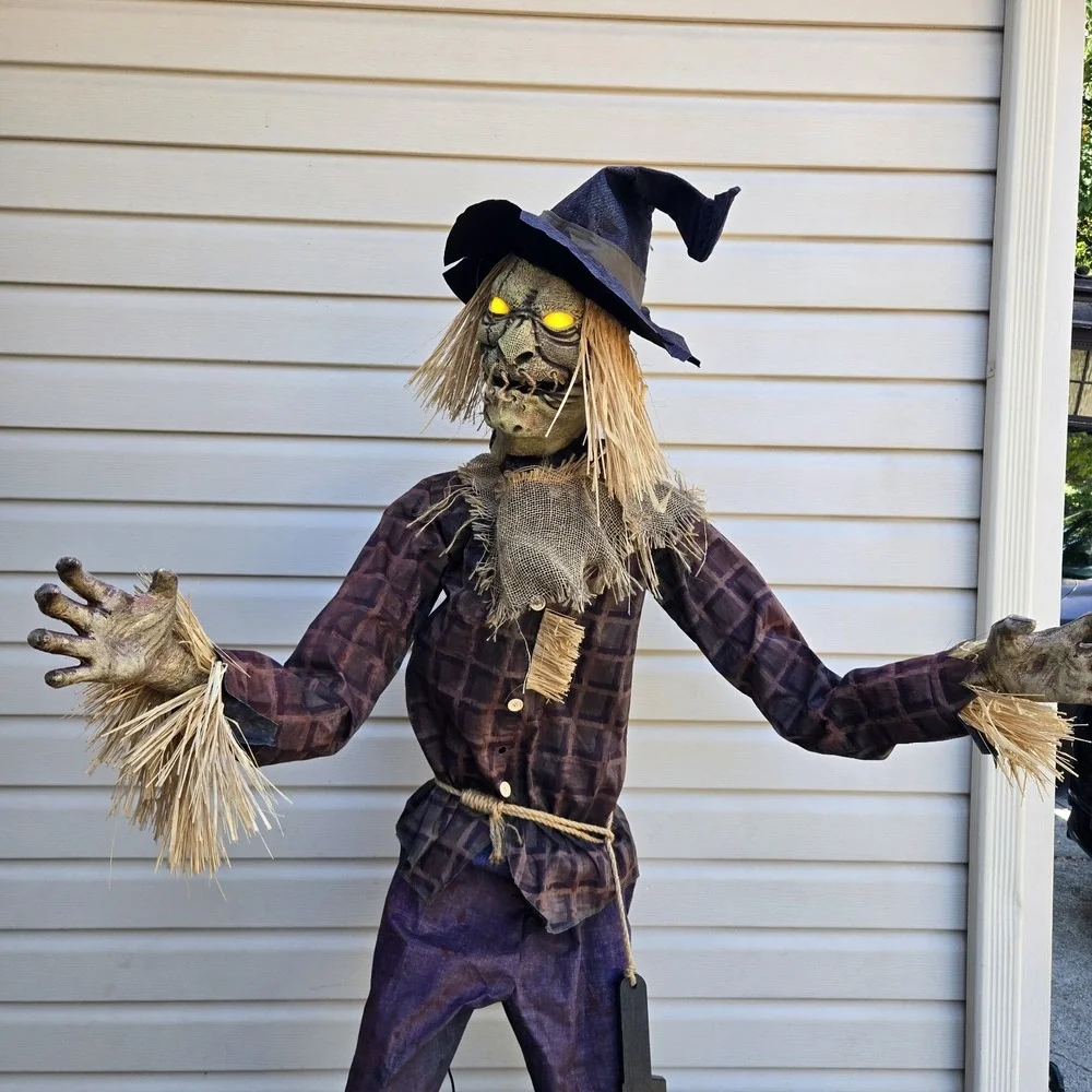 Spirit Halloween Strawman Scarecrow animated Talking prop W Box 6.6ft Eyes Light
